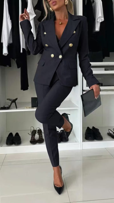 Completo cordinato con giacca e pantaloni elegante