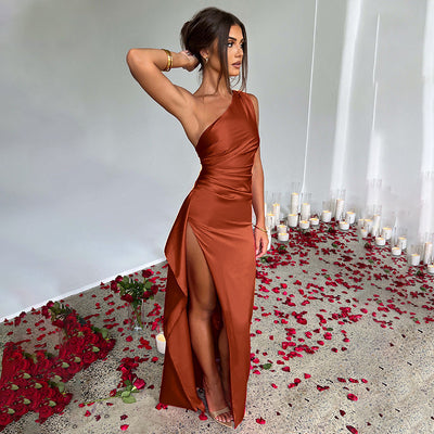 Abito elegante da sera satinato