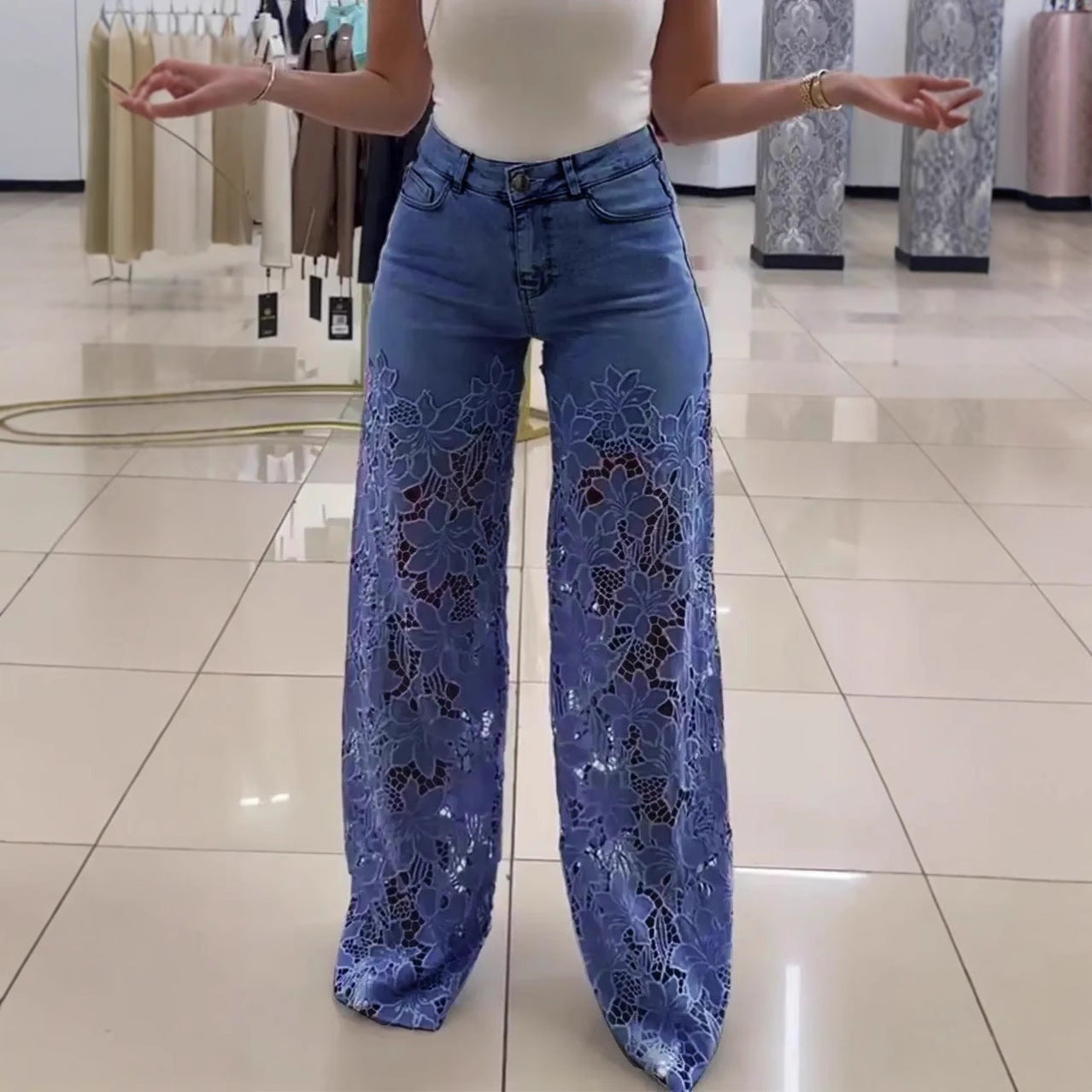 Jeans con fantasia floreale