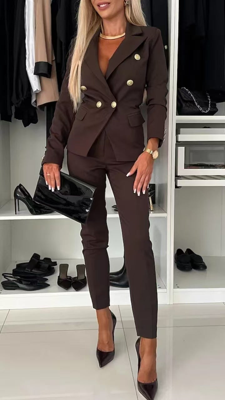 Completo cordinato con giacca e pantaloni elegante
