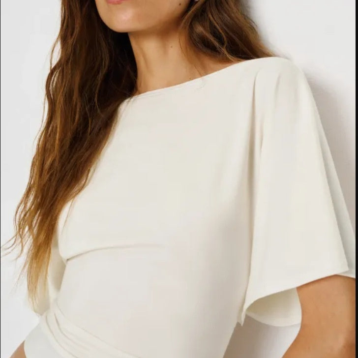 T-shirt con fiocco sulla schiena