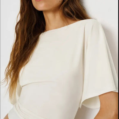 T-shirt con fiocco sulla schiena