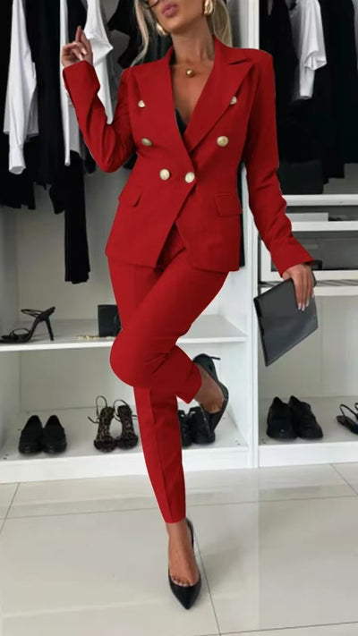 Completo cordinato con giacca e pantaloni elegante