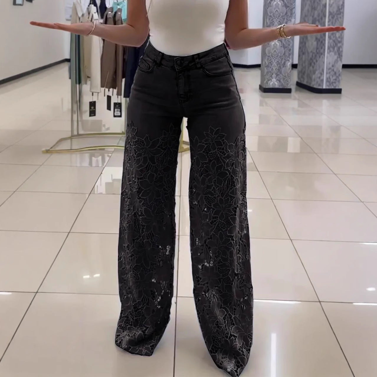 Jeans con fantasia floreale