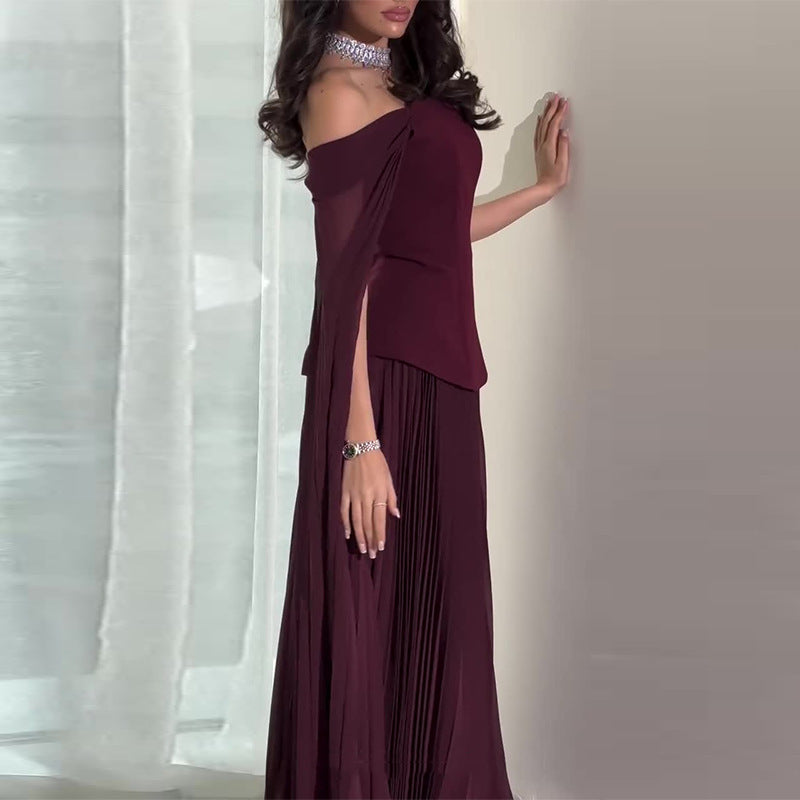 Abito lungo elegante con spalle scoperte