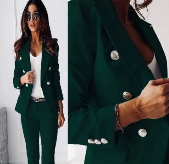 Completo cordinato con giacca e pantaloni elegante